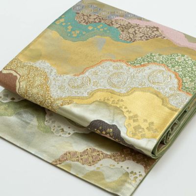 黄金糸 色無地 紋意匠 唐花 正絹 反物 純国産絹 色無地（気品ある紫地に一重蔓唐花草）/反物・八掛付