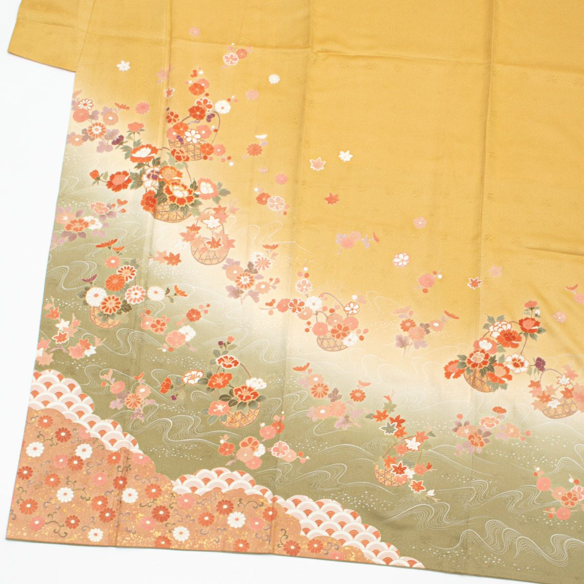 ゆう様おまとめ割引★美品♡ ブラウン系 唐草模様 可愛いオリエンタル調 紬 正絹 新着商品 | 着物スタイルズショップ